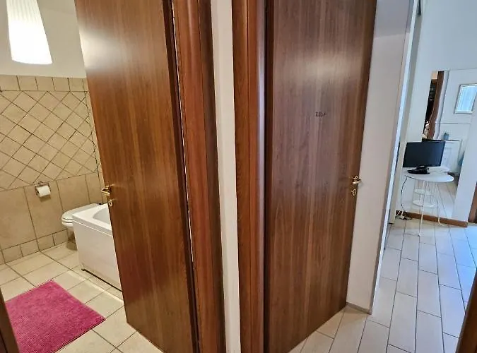 Roxana Bed & Breakfast 3*