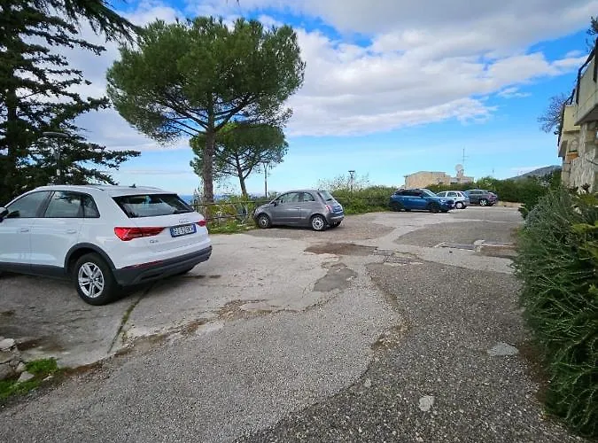 Bed & Breakfast Roxana 3*